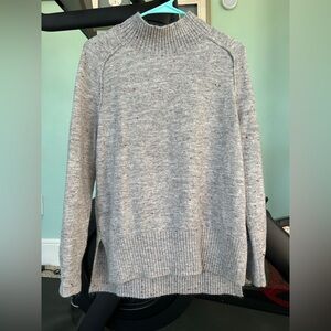 LOFT Women’s Small Gray Turtleneck Sweater